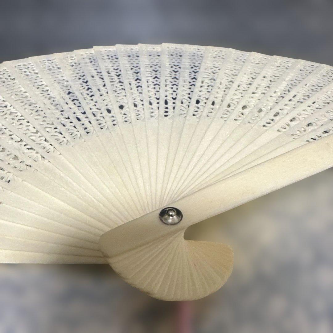 天然材質 マンモス 牙 猛犸 骨 透かし彫りのアイボリー扇子