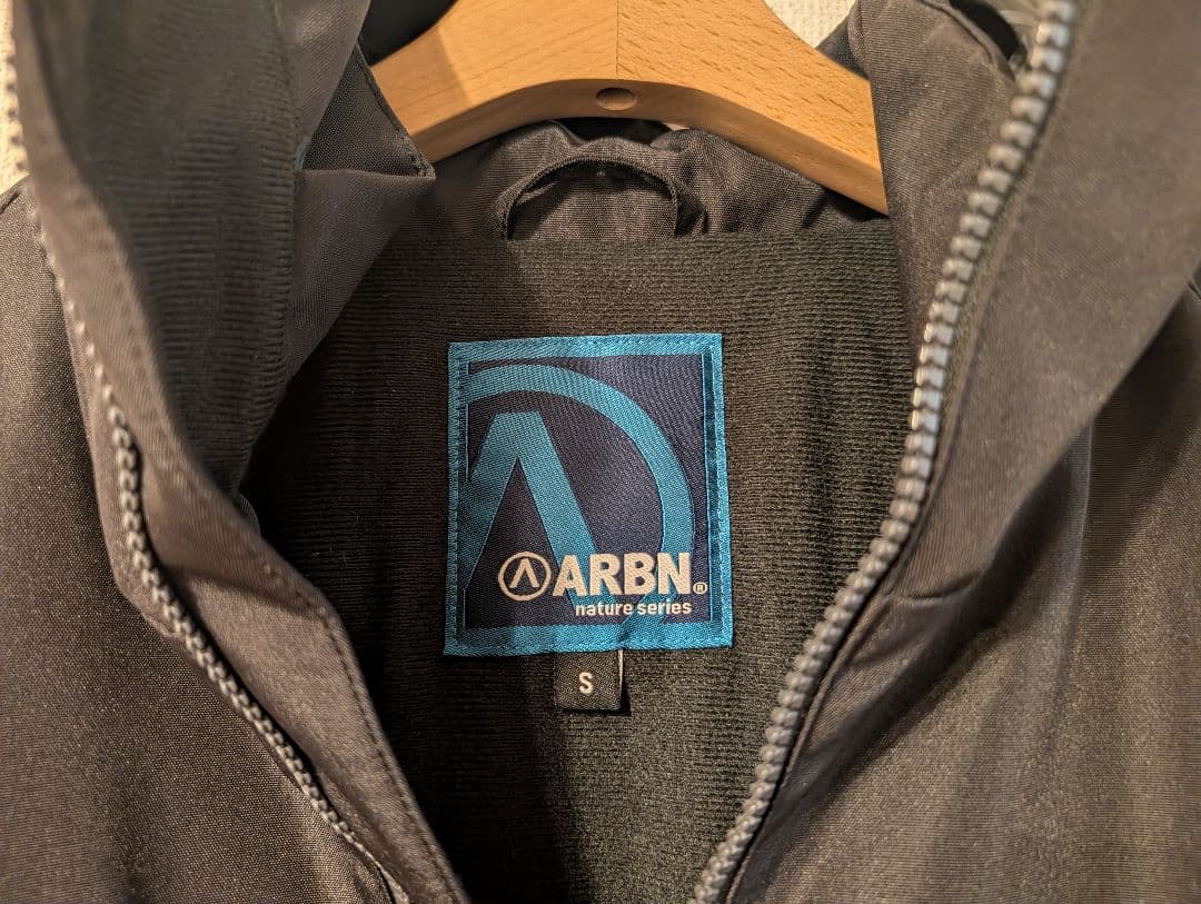 エアボーン（ARBN） メンズスキーウエア 上下セットSサイズ　ベージュ