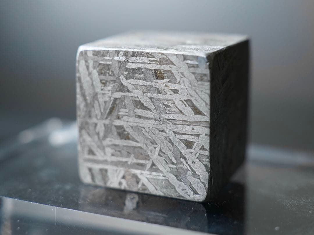 アルタイ隕石 キューブ　厳選 標本 210g 角部安全加工