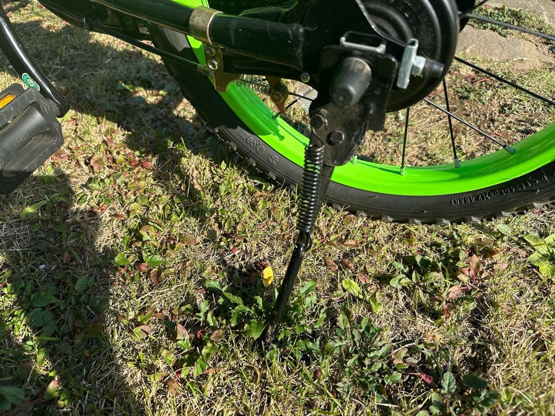 子供用　自転車16インチ　緑　黒　トイザらス