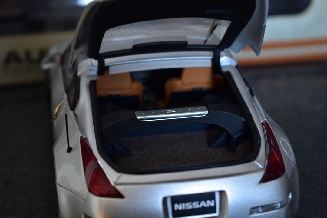 1/18 オートアート 日産 フェアレディZ Z33 350Z ミニカー