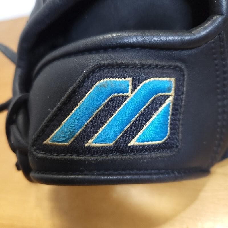 ミズノ MIZUNO 二岡智宏モデル Mマークラベル 内野用 軟式グローブ