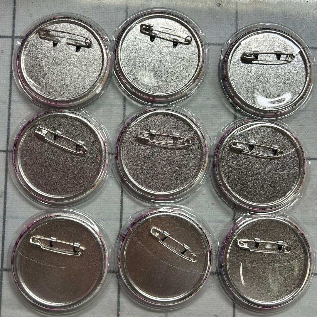 プロセカ グリッター缶バッジ 宵崎奏 10B カーネーション