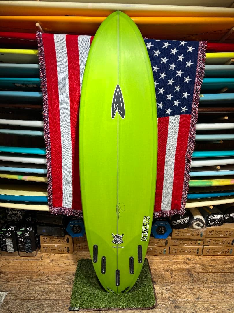 ミッドレングスサーフボード　ロバーツ　invader ファンボード　6.8
