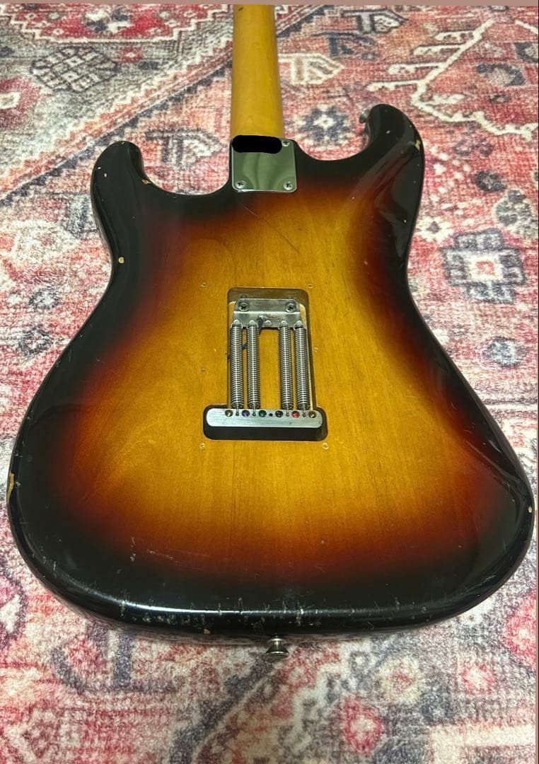 Fender by Squier JVシリアル 1982年製　ストラキャスター