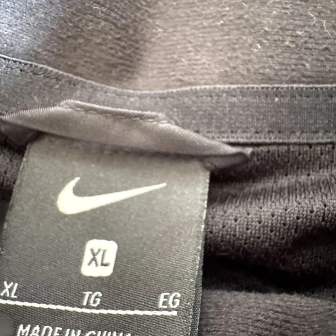 サンフレッチェ広島　Nike XL ウィンドブレーカー Mazdaロゴ