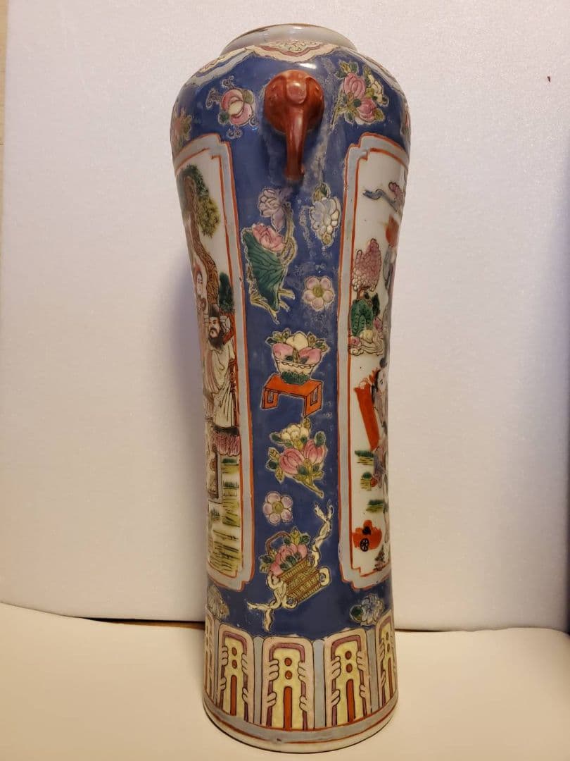 中国古玩　大清同治年製　粉彩人物図獣耳花瓶