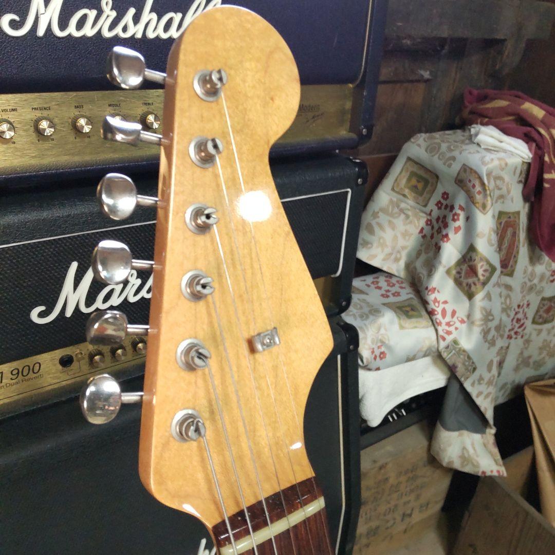 momose モモセのストラトタイプのギター