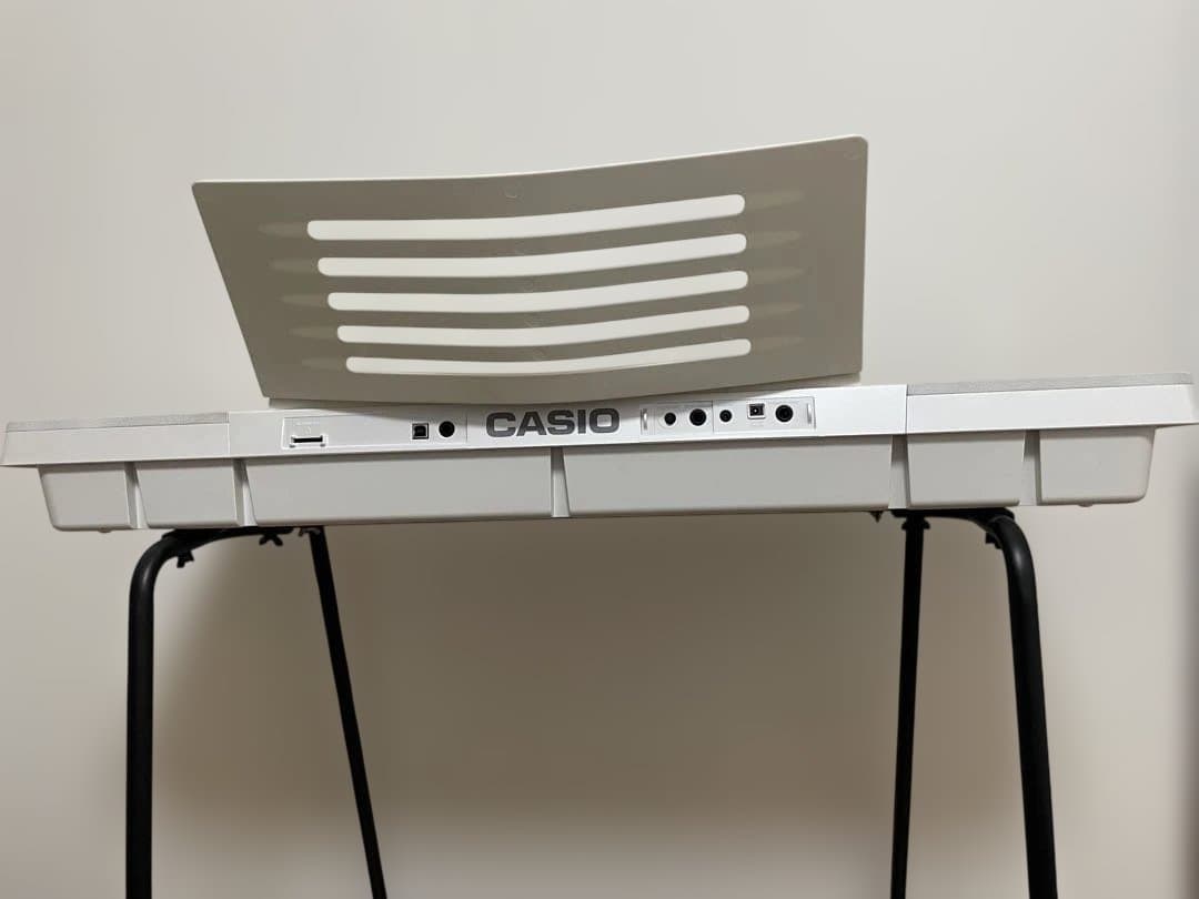 CASIOカシオ 光ナビゲーションキーボード 61鍵 LK-222 スタンド付