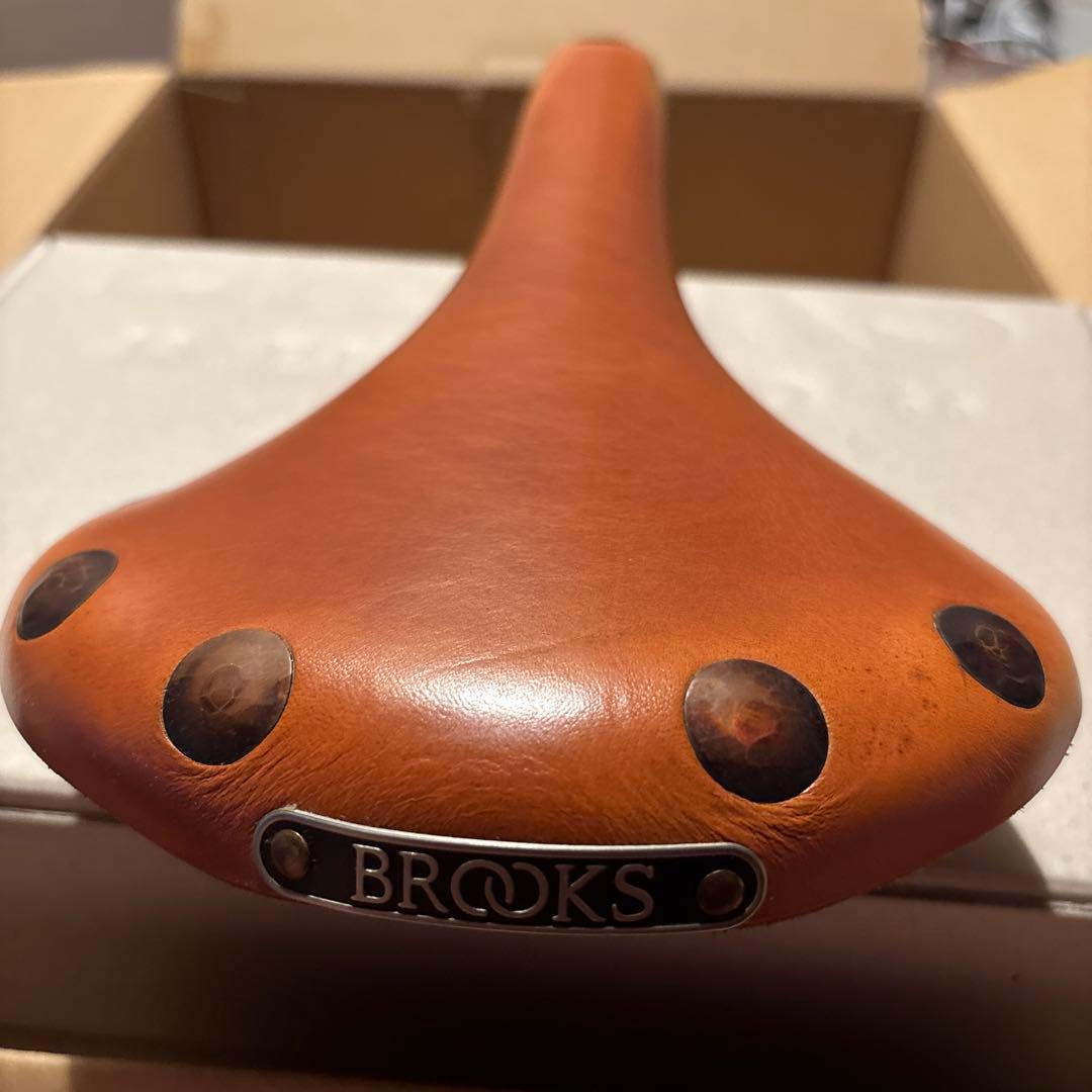 BROOKS ハニー レザーサドル 鋲付き