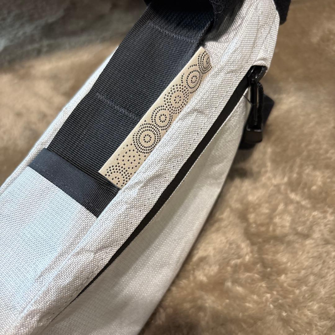 レア！ アウターシェル OUTERSHELL フレームバッグ M ホワイト