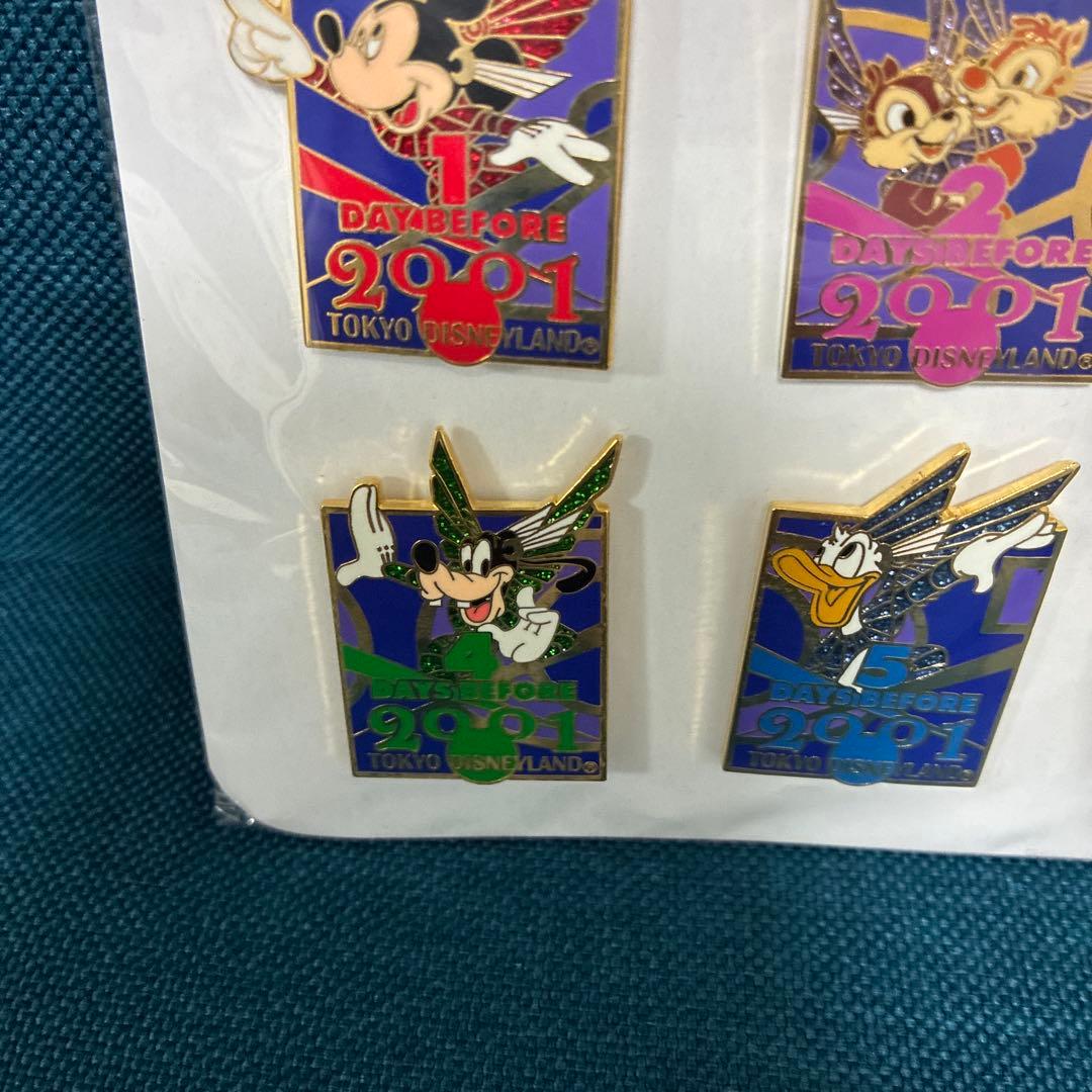 レア非売品　2001年カウントダウン東京ディズニーランドピンバッジ全種類セット
