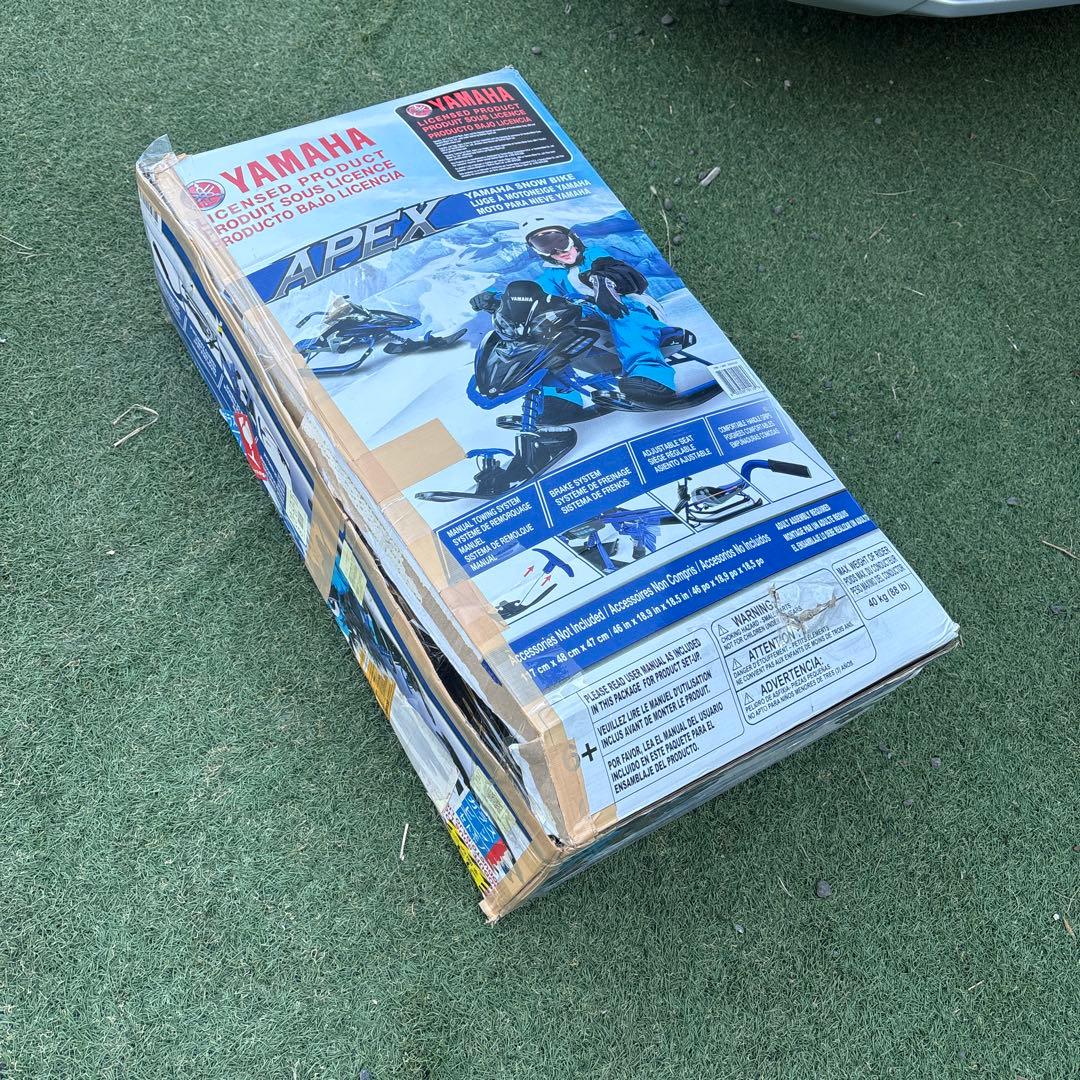YAMAHA 　APEX スノーモービル型　ソリ　子ども用