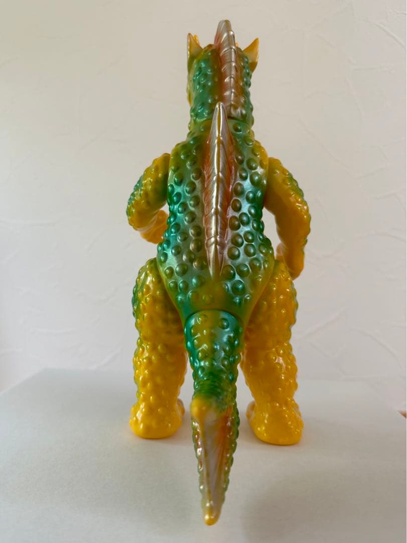 M1号　くじ当選品　チタノザウルス 黄色