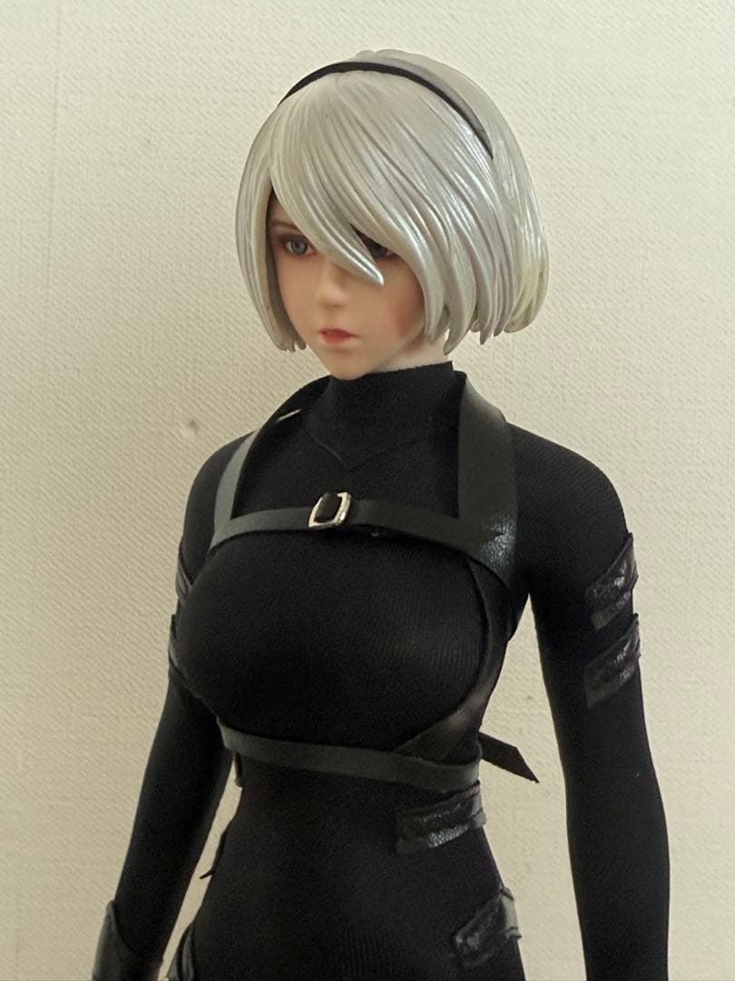ニーア　2B似て　可動フィギュア　1/6
