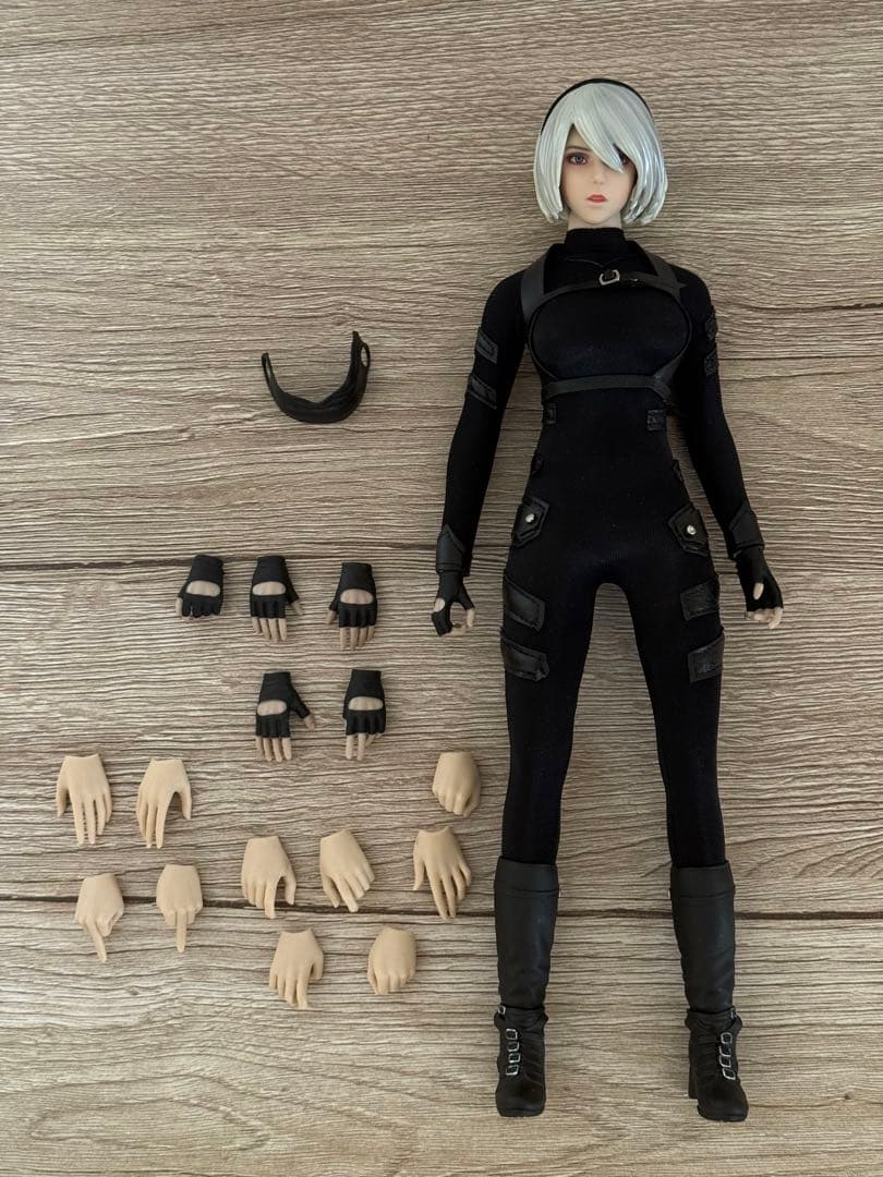 ニーア　2B似て　可動フィギュア　1/6