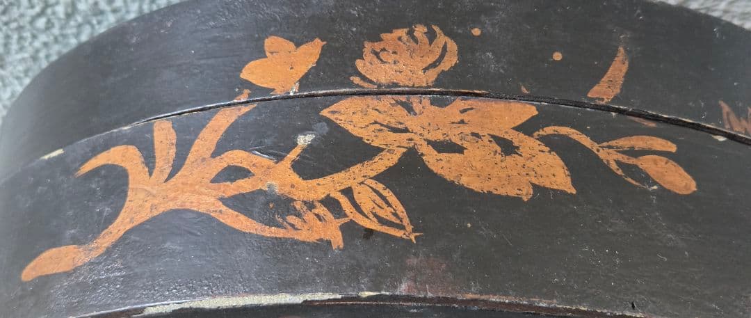 アジアンアンティーク　漆塗り？ 大きな　蓋付き　木箱