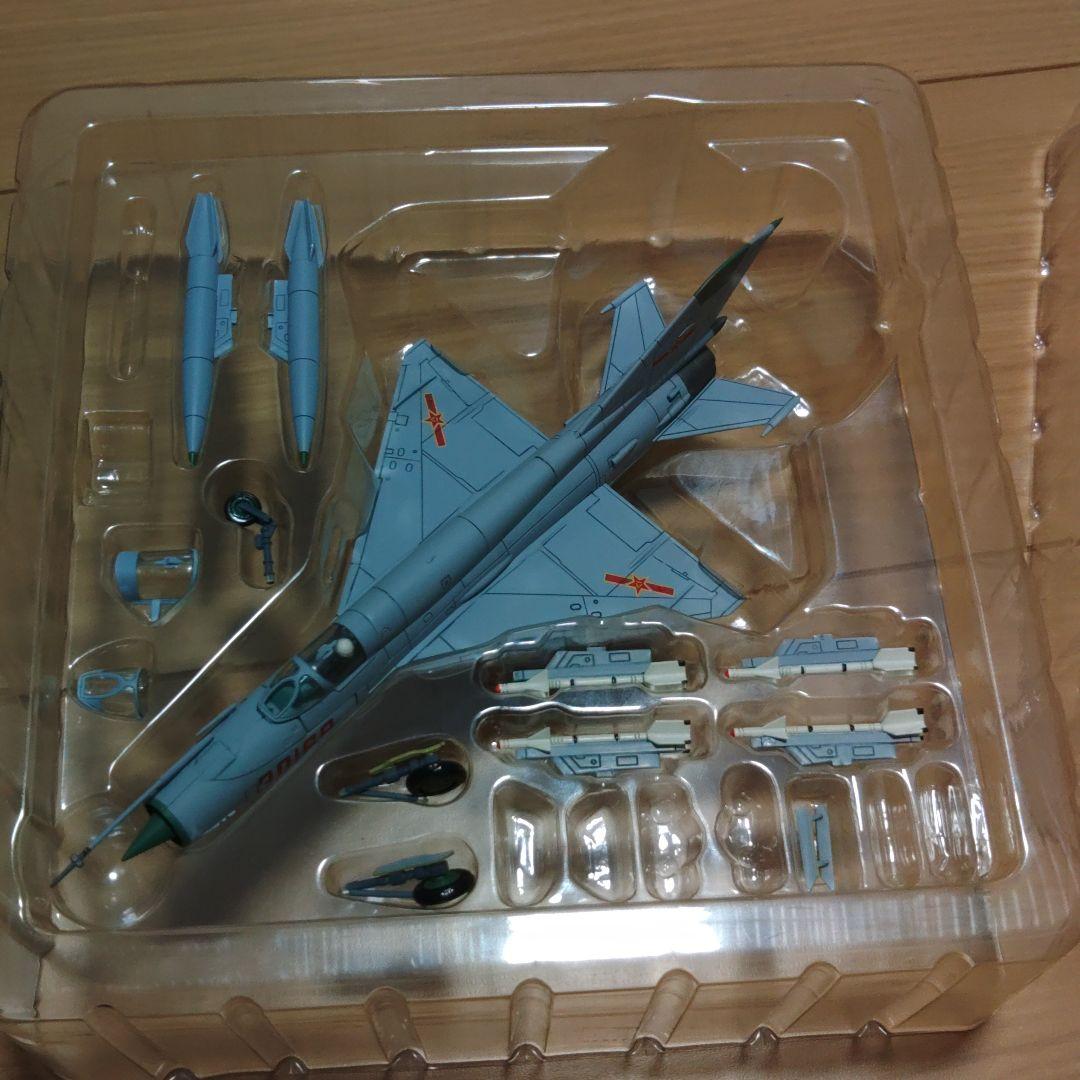 ホビーマスター　1/72　中国空軍　J-7D