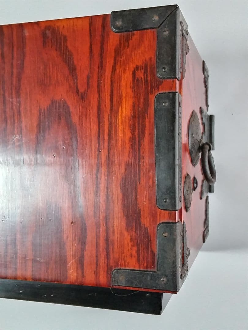 伝統的な仙台箪笥 アダチ工芸 製作所の工芸品