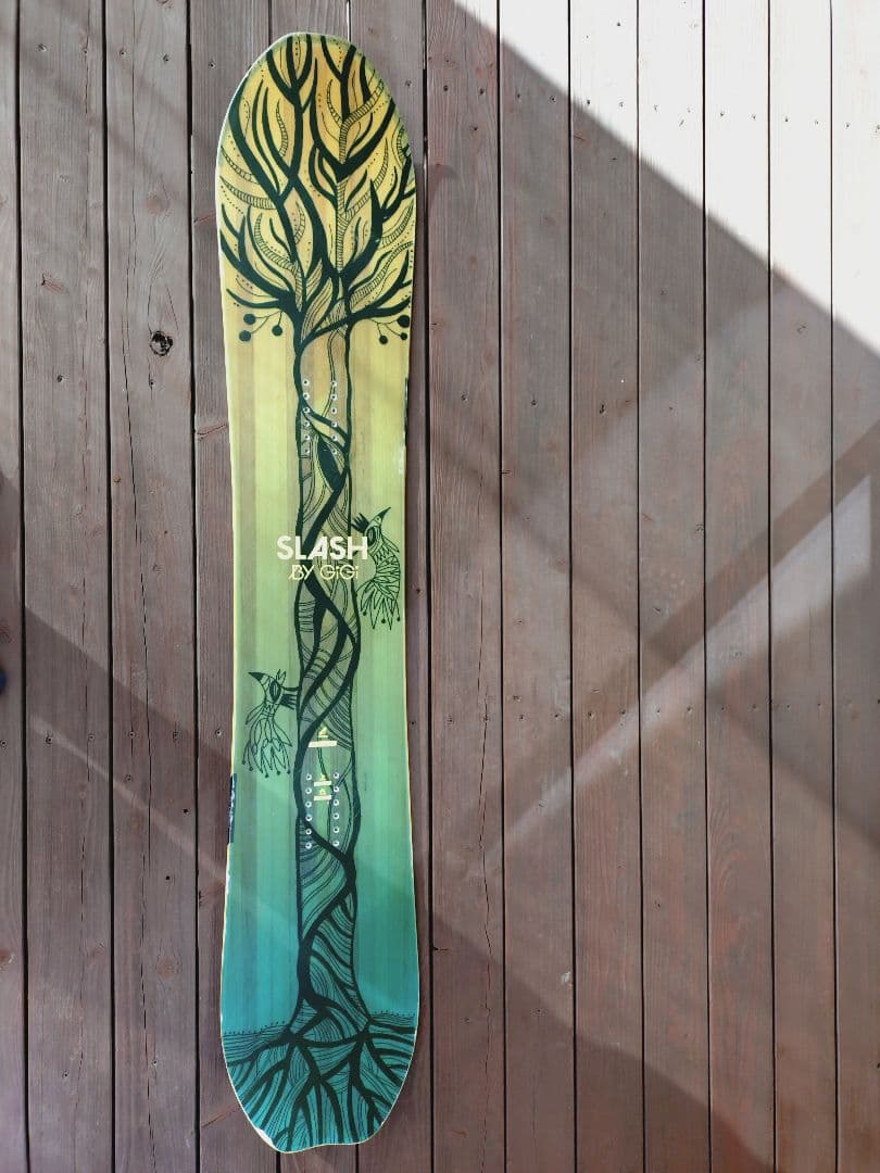 スラッシュ　キギラフ　パウダーボード　スノーボード　板