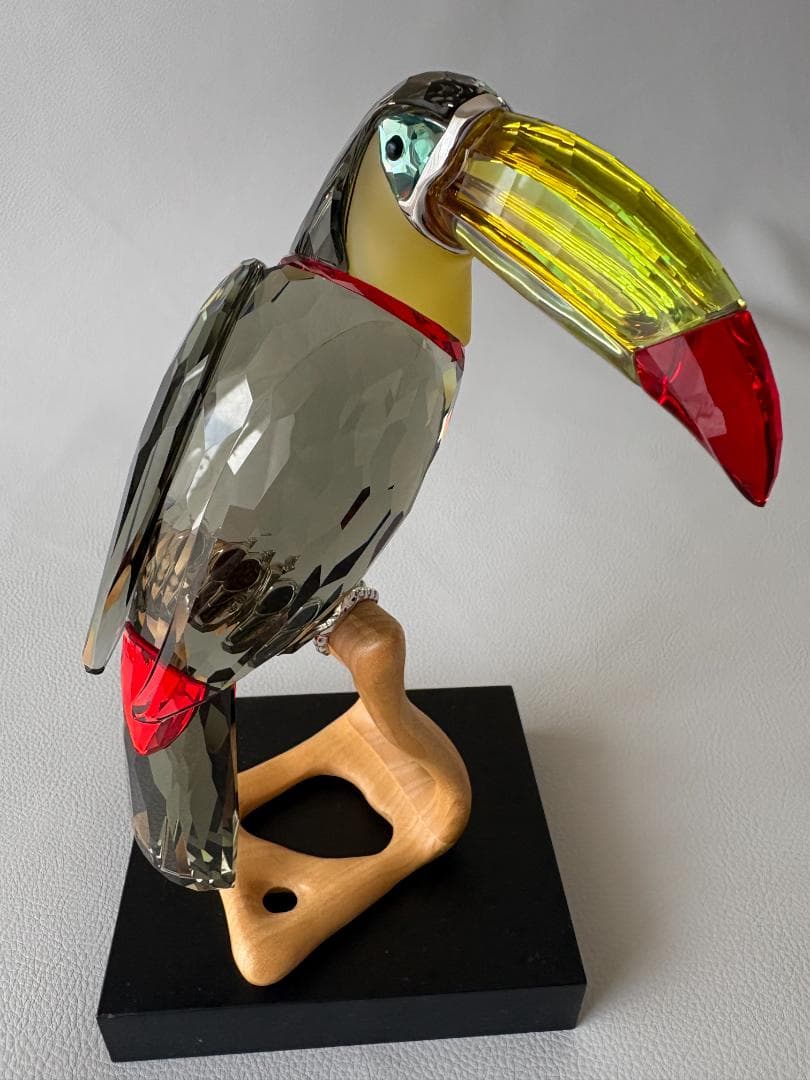 SWAROVSKI オオハシ ブラックダイヤモンド フィギュリン