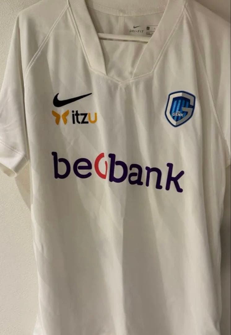 伊東純也 genk ユニフォーム