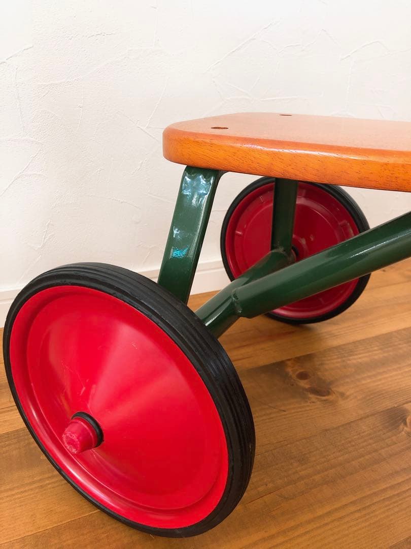 3輪車　室内のりもの　足漕ぎ　バギー