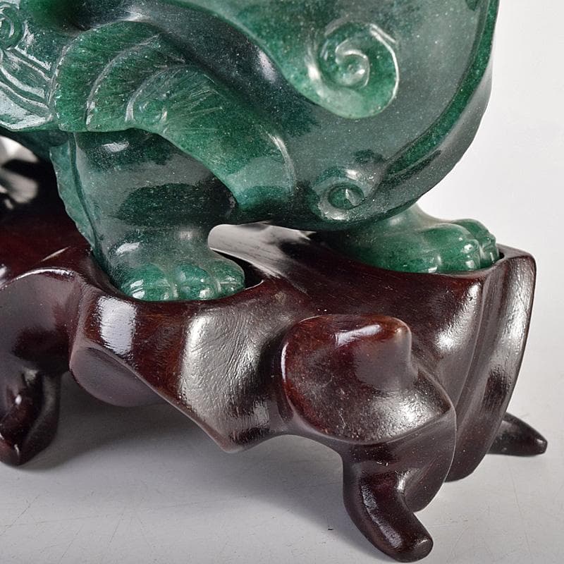 中国　玉石碧玉彫刻　神獣形　飾壷　置物　唐木台付　U　R8768