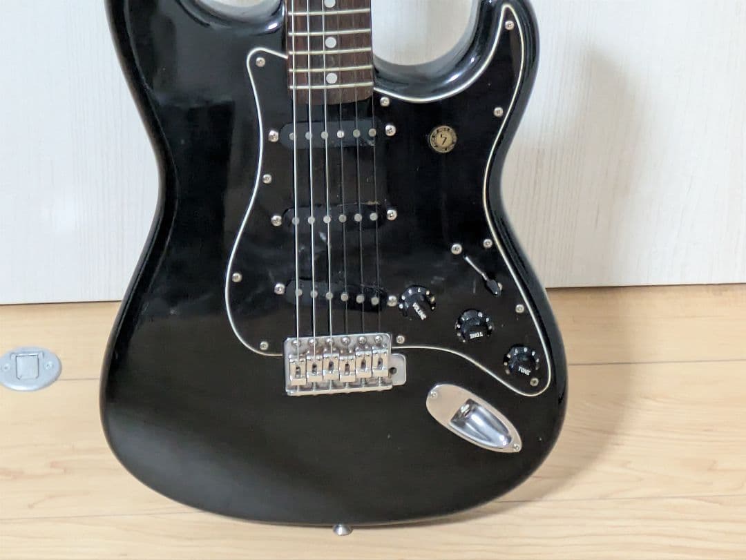 Squier Stratocaster ブラック　ソフトケース付　フェンダー