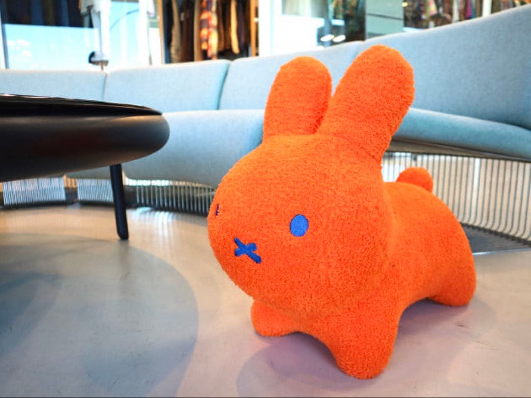 ビームス別注idesブルーナボンボンふわモコラビット