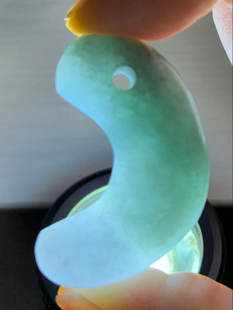 勾玉　翡翠　縄文弥生期　出土品　ヒスイ　宝石