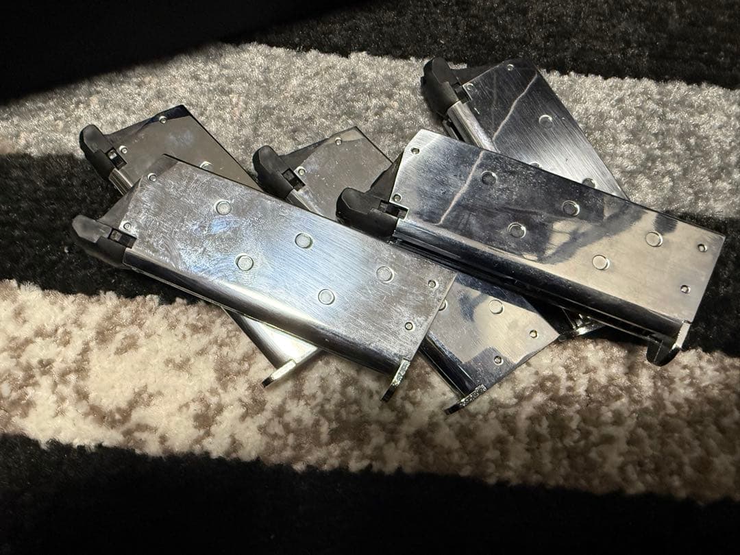 千束の銃風カスタム 東京マルイ製デトニクス45+マガジン5本