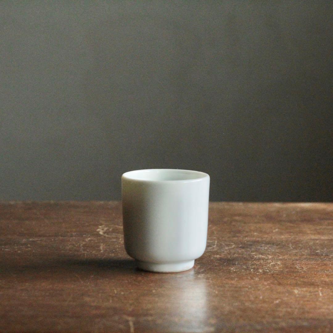 白磁 筒碗 筒盃 No.5 古道具 アンティーク 検）伊万里波佐見平佐