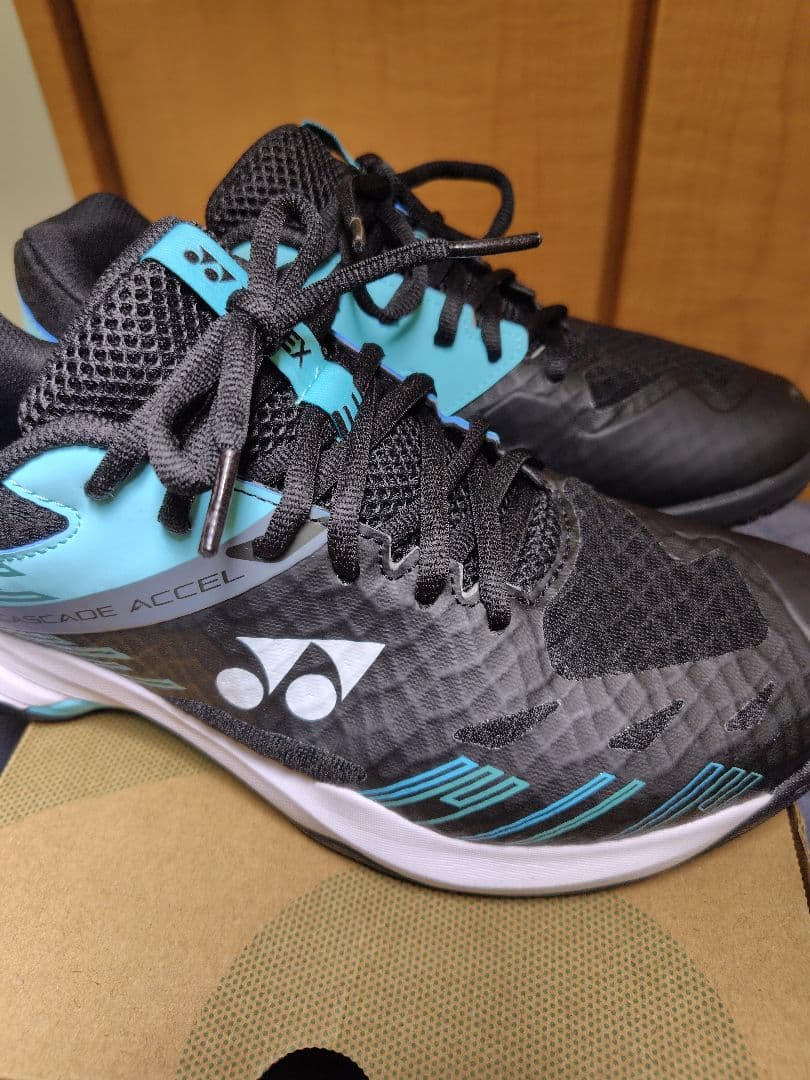 YONEX バドミントンシューズ ブラック/ターコイズ　27cm