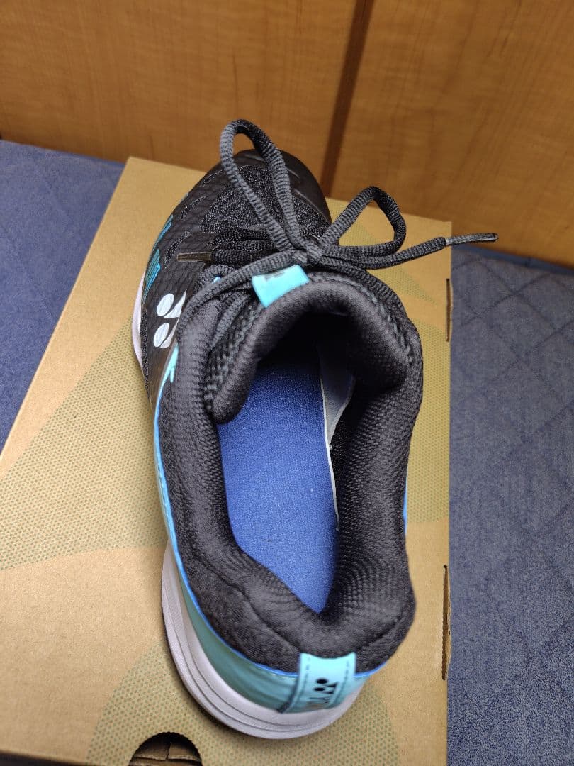 YONEX バドミントンシューズ ブラック/ターコイズ　27cm