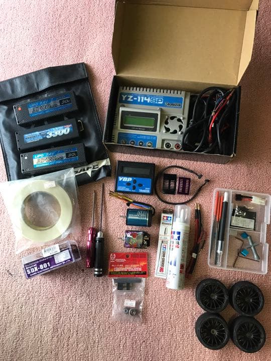 ラジコン 1/10RCカー