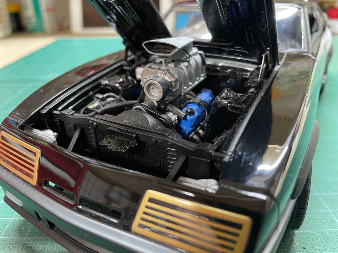 マッドマックス　インターセプター　オートアート製　1/18ミニカー