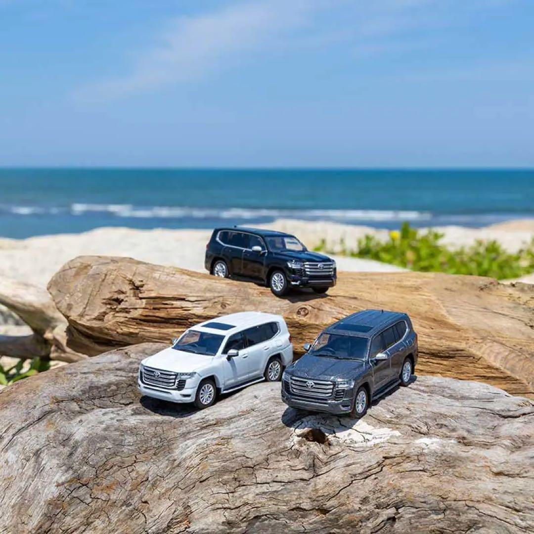 KYOSHO MINI CAR ＆ BOOK　トヨタ ランドクルーザー　2台
