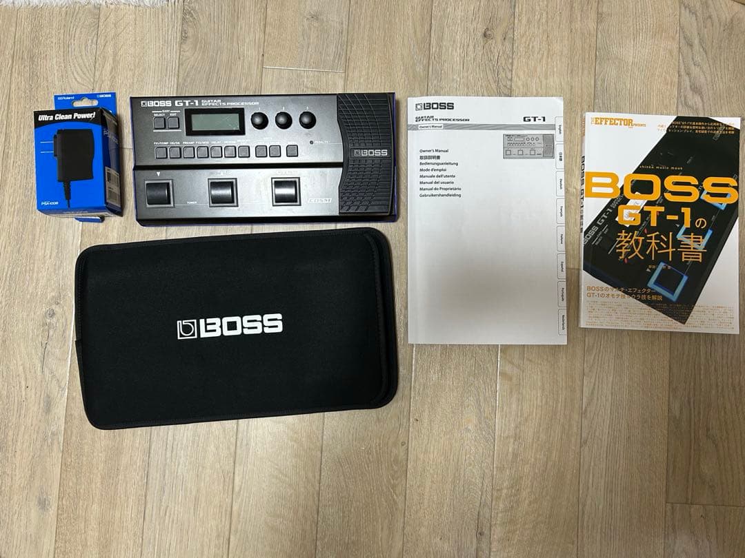 BOSS GT-1 エフェクター 本体と付属品