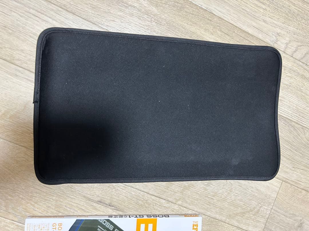 BOSS GT-1 エフェクター 本体と付属品