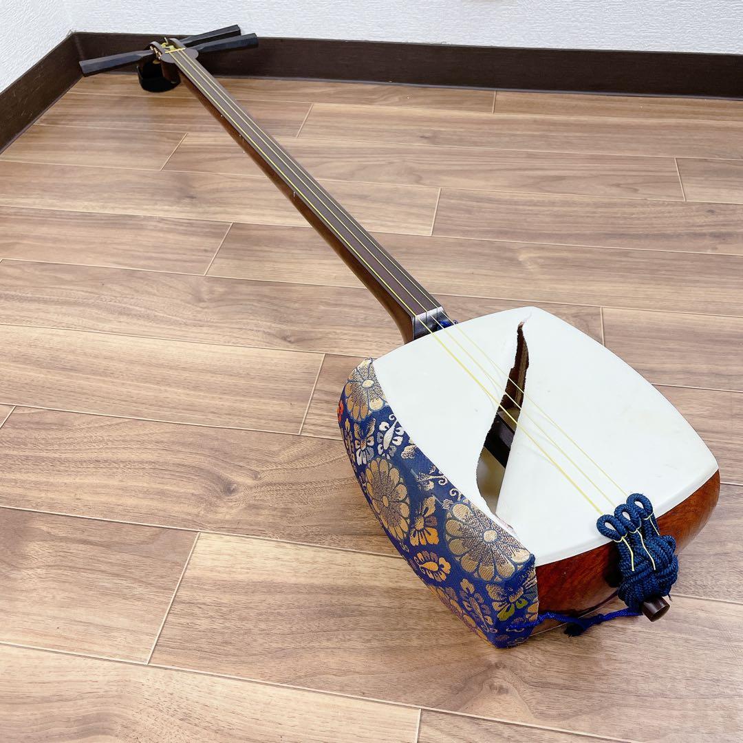 三味線 中棹 トチ紅木 子持ち綾杉胴 K9 一本溝 角胸