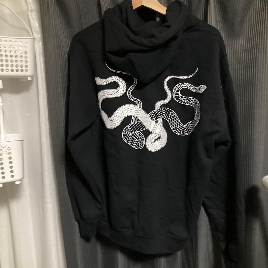 KNOSIS 蛇デザイン フーディ Mサイズ GILDAN