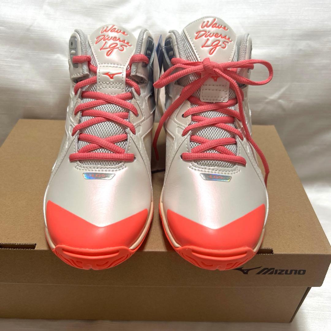 【新品未使用】ミズノウェーブダイバースLG5 限定品　24.0cm