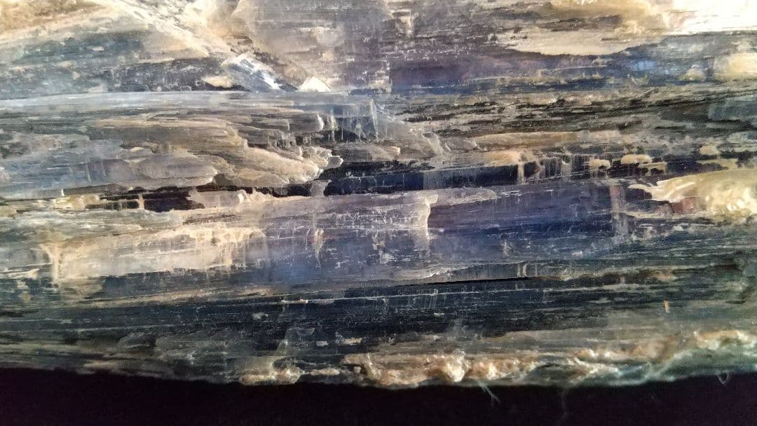 カイヤナイト(原石)