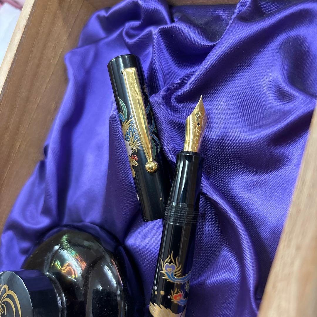 PILOT 天皇即位記念蒔絵万年筆 インク壺 木箱入り（蓋なし）限定1000本✨