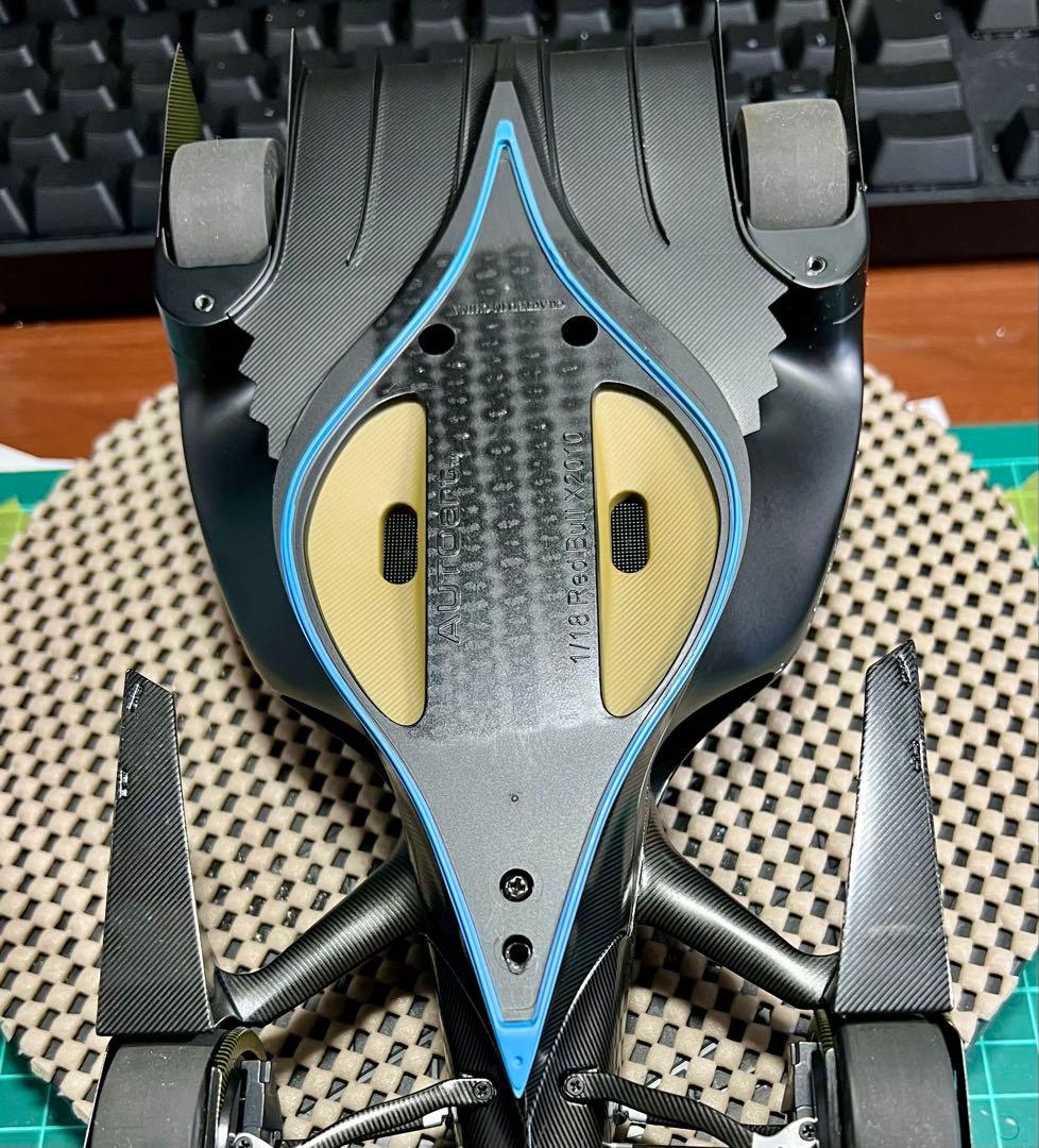 オートアート 1/18 RedBull X2010 プロトタイプ