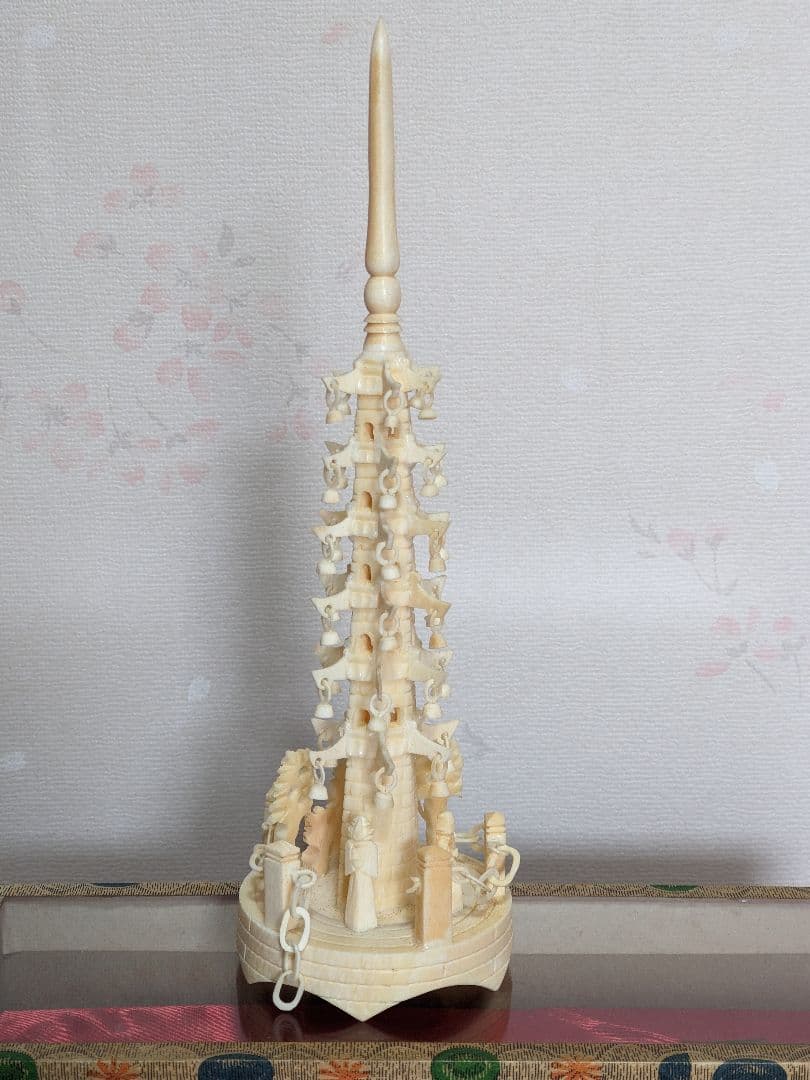 ♦中国伝統工芸美術？骨？鹿角 仏塔 極細密 6列自在 六重の塔 置物飾り 骨董品