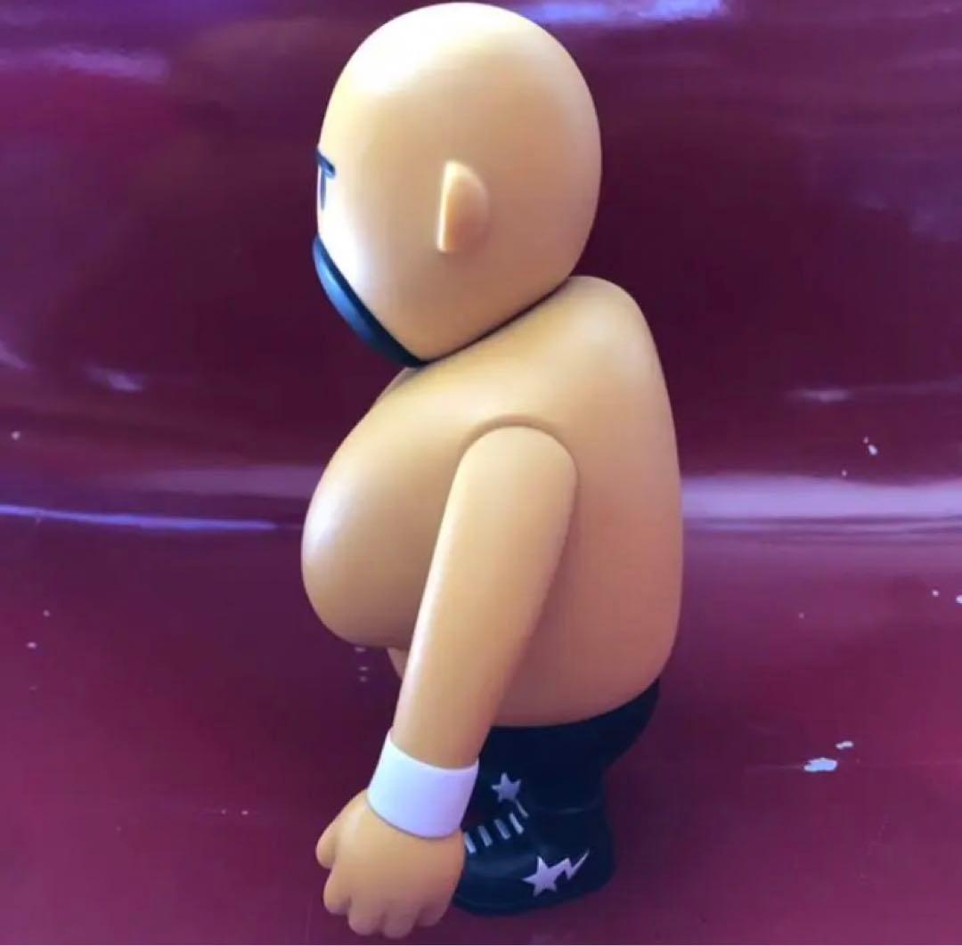 《APE × 新日本プロレス》フィギュア エイプ NIGO デザイナーズトイ