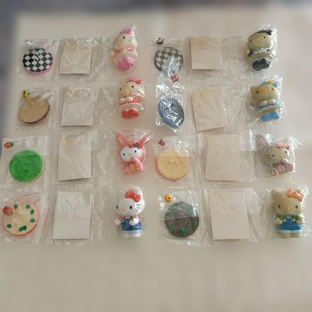 ハローキティ アクセサリートレイ　キャラクターコレクション 8個セット