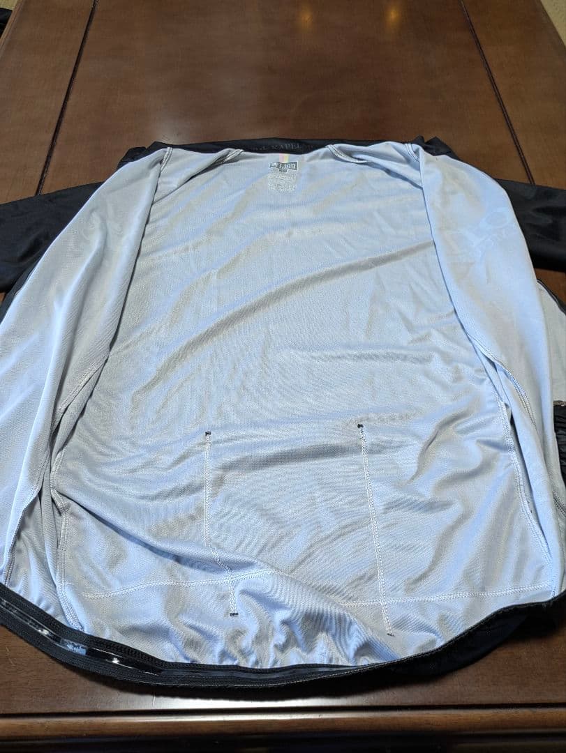 美品 KAPELMUUR 半袖ジャージ＆ビブショーツ Ｌサイズ